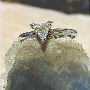 Genuine Trillion Cut .25 CTW Diamond Solitaire WG